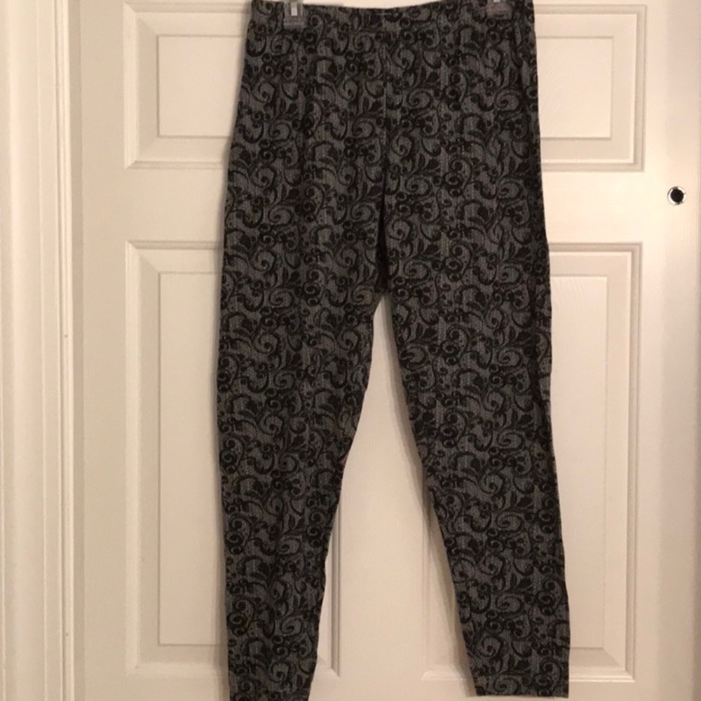 Disney Mickey Mouse leggings size Large